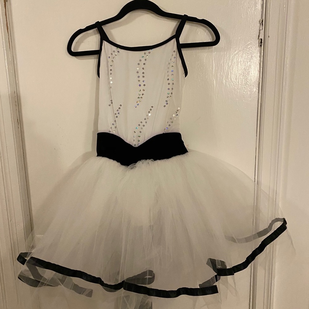 Weissman black and white dress costume